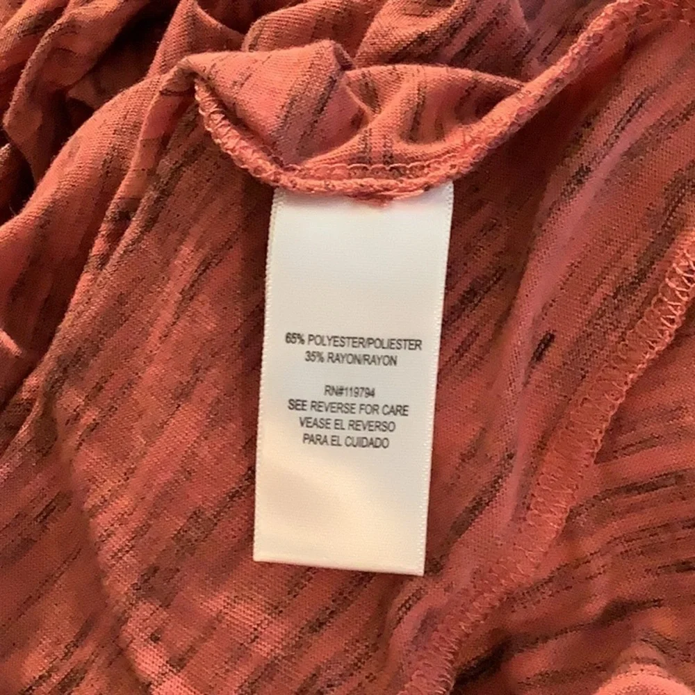 Energy world wear Top w/ removable Scarf - Picture 6 of 6